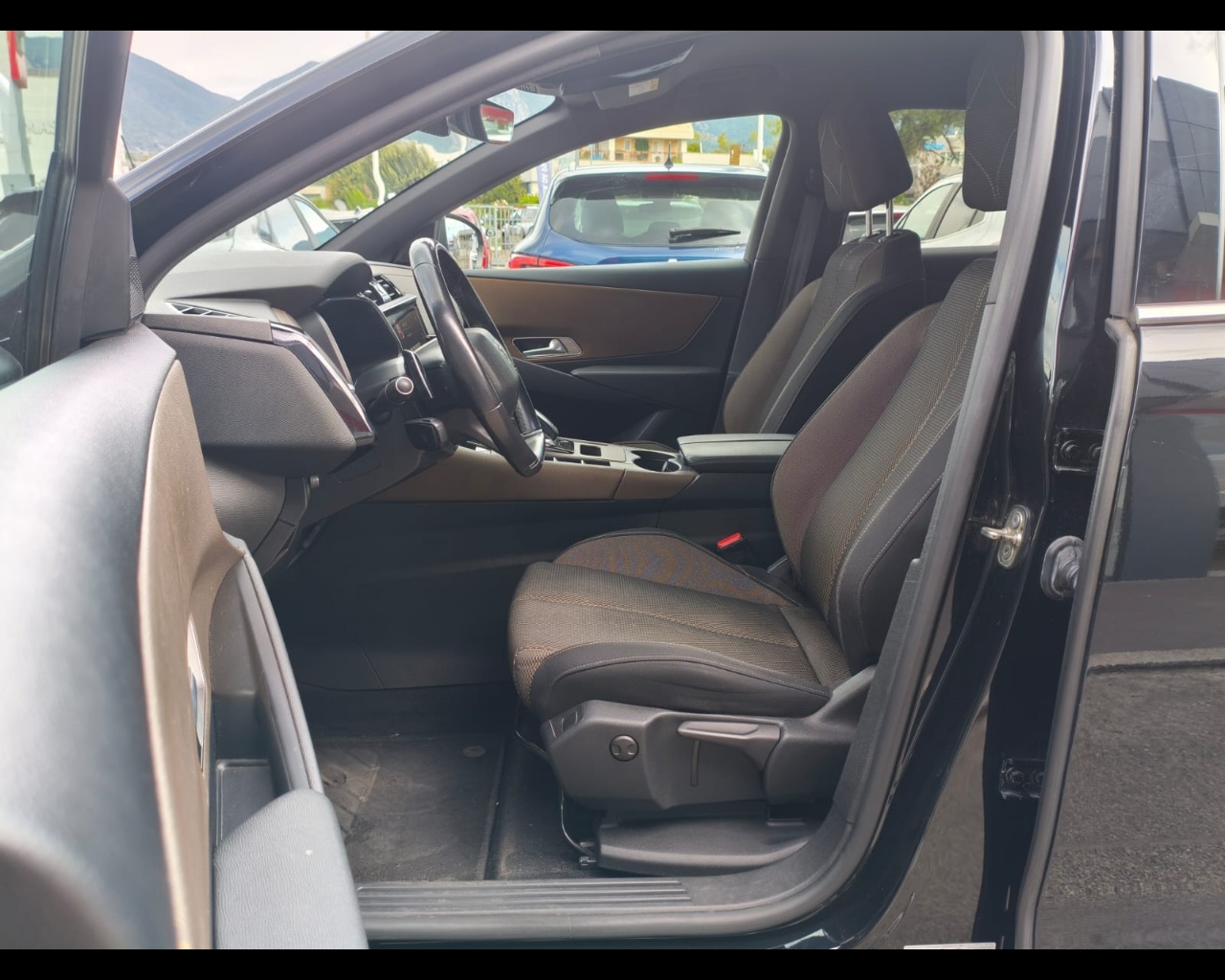 Foto DS DS7 Crossback 1.5 bluehdi Grand Chic 130cv auto