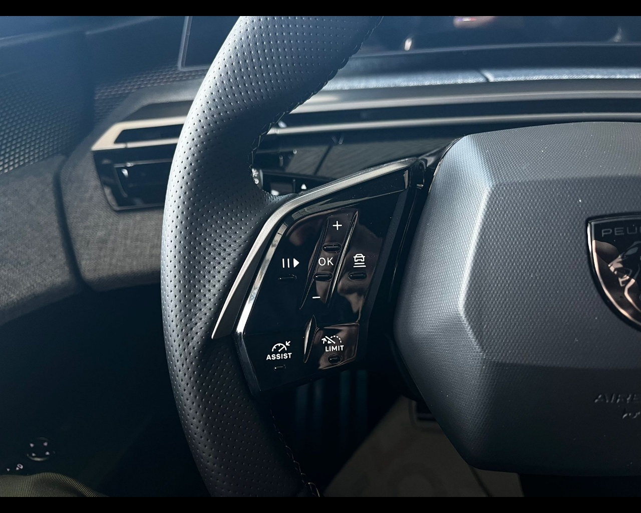 Foto PEUGEOT Nuova 3008 GT - Plug-in HYBRID 195