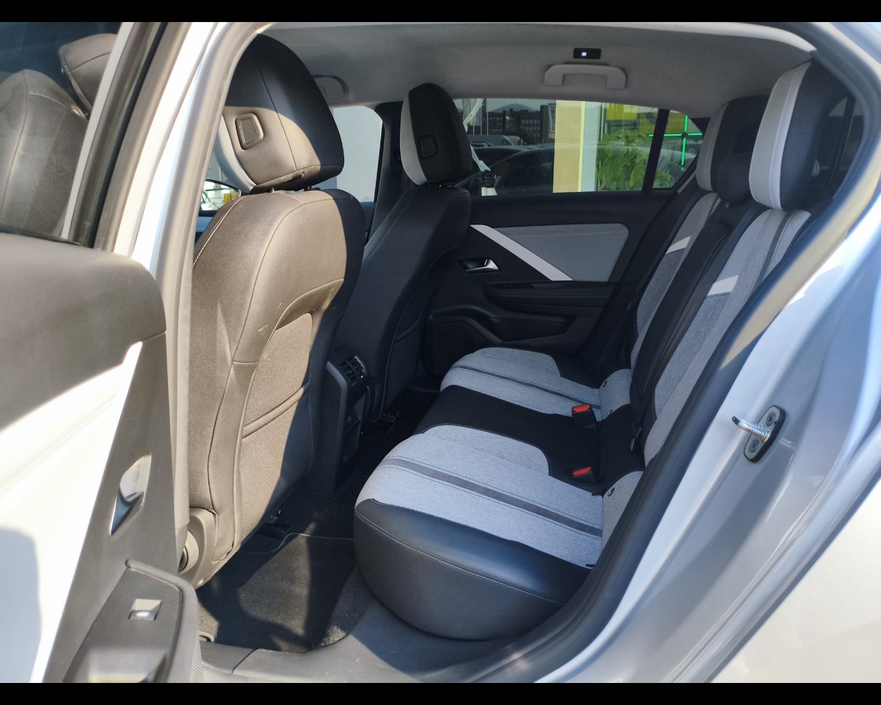 Foto OPEL Astra 1.5 Elegance s&s 130cv at8