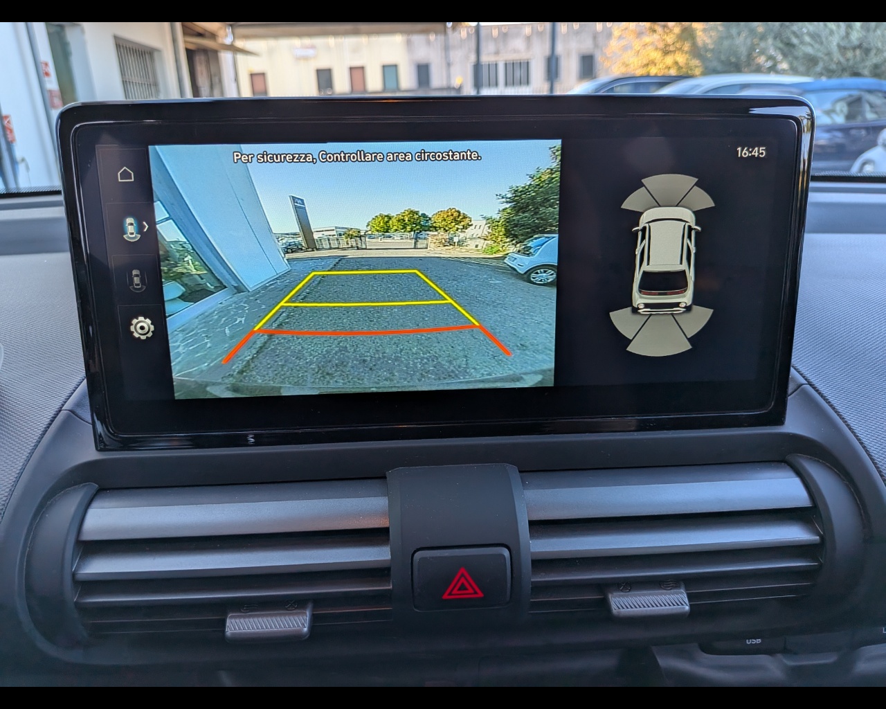 Foto HYUNDAI INSTER 49 KWH XCLASS+AP