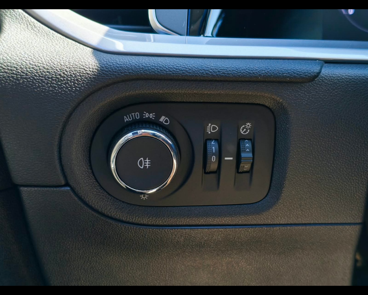 Foto OPEL Grandland 1.5 ecotec Business Elegance s&s 130cv at8