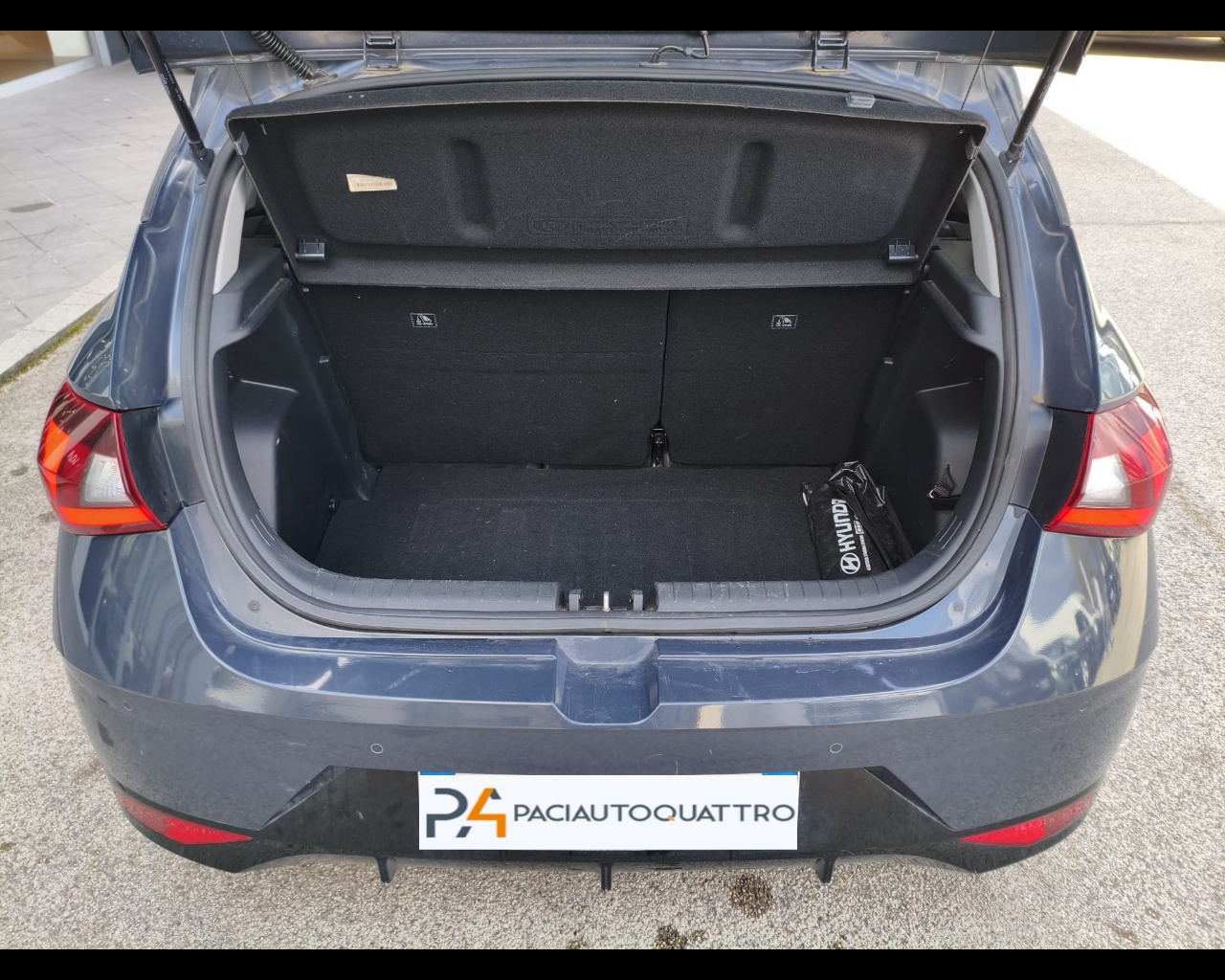 Foto HYUNDAI i20 1.2 mpi Connectline Exterior Pack