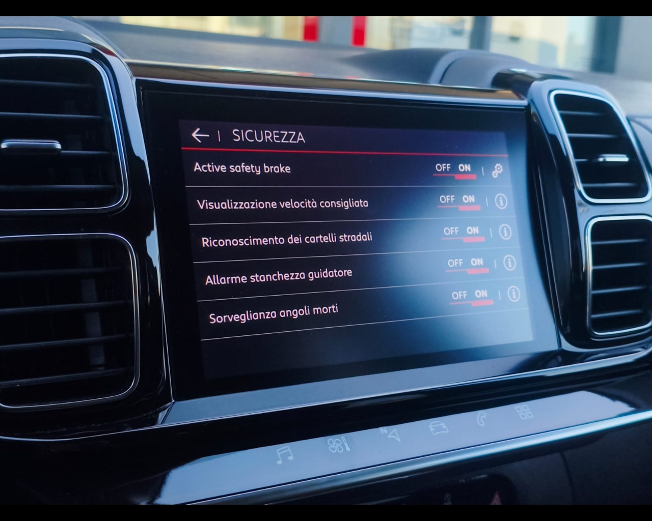 Foto CITROEN C5 Aircross 1.5 bluehdi Shine s&s 130cv eat8