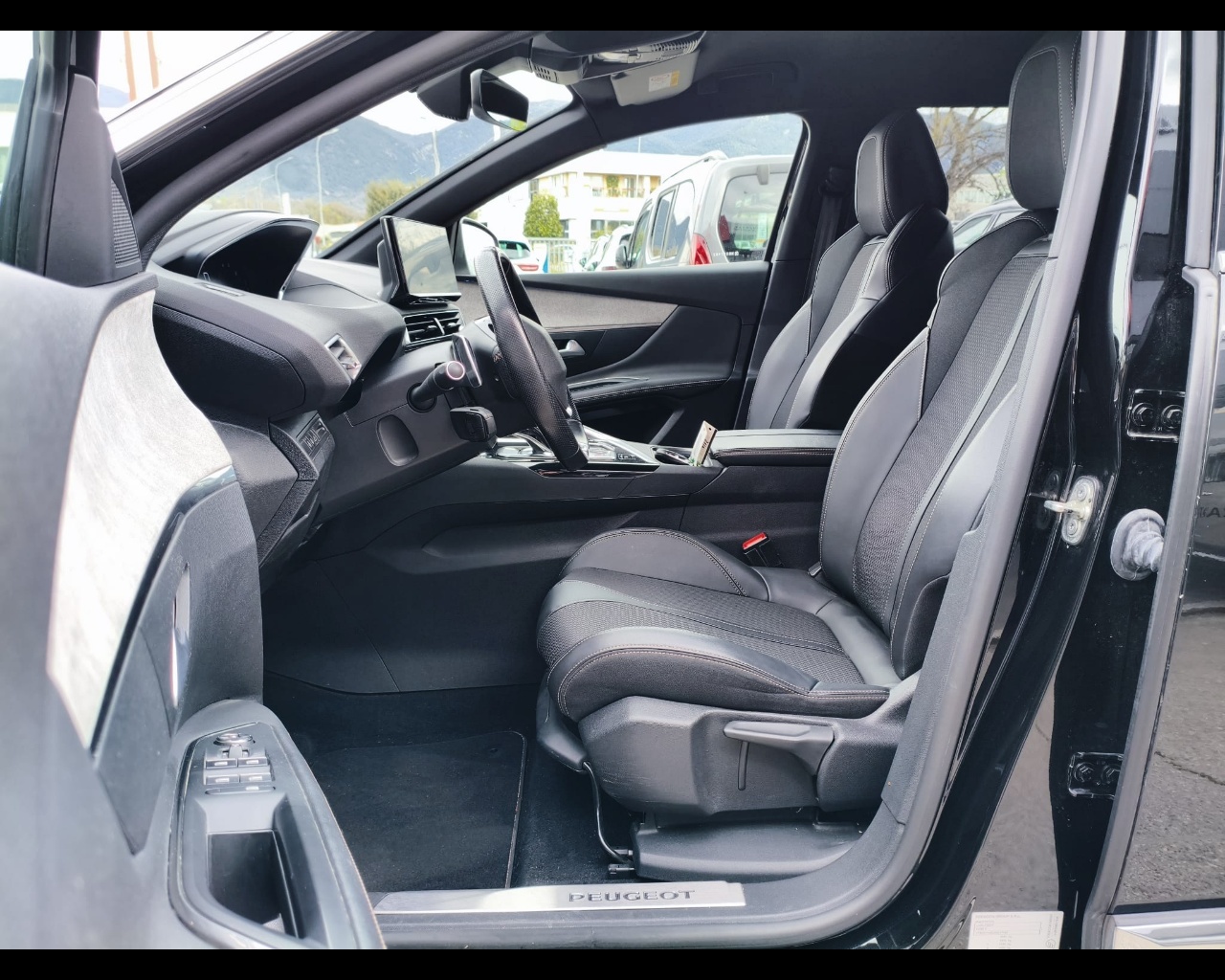 Foto PEUGEOT 3008 1.5 bluehdi GT s&s 130cv eat8 N1