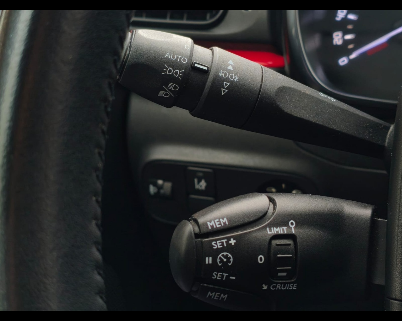 Foto CITROEN C3 1.2 puretech Shine 82cv