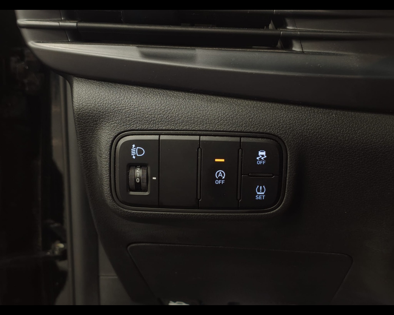 Foto HYUNDAI Bayon 1.0 t-gdi 48V Xline imt