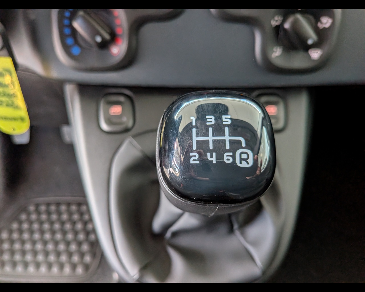 Foto FIAT Pandina 1.0 firefly hybrid Icon s&s 70cv 5p.ti