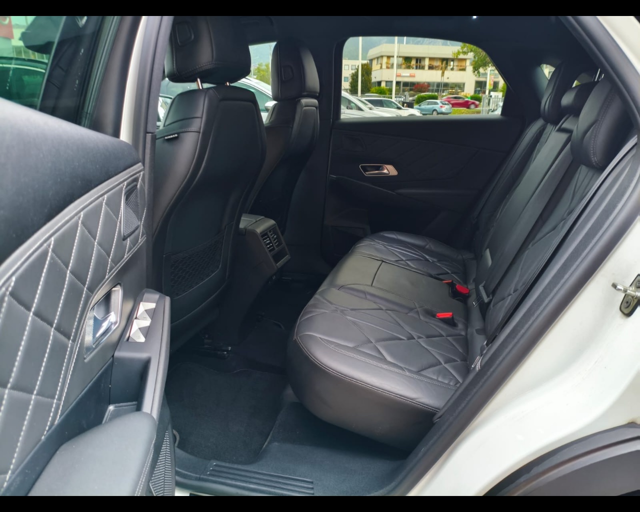 Foto DS DS7 Crossback 1.5 bluehdi Grand Chic 130cv auto N1
