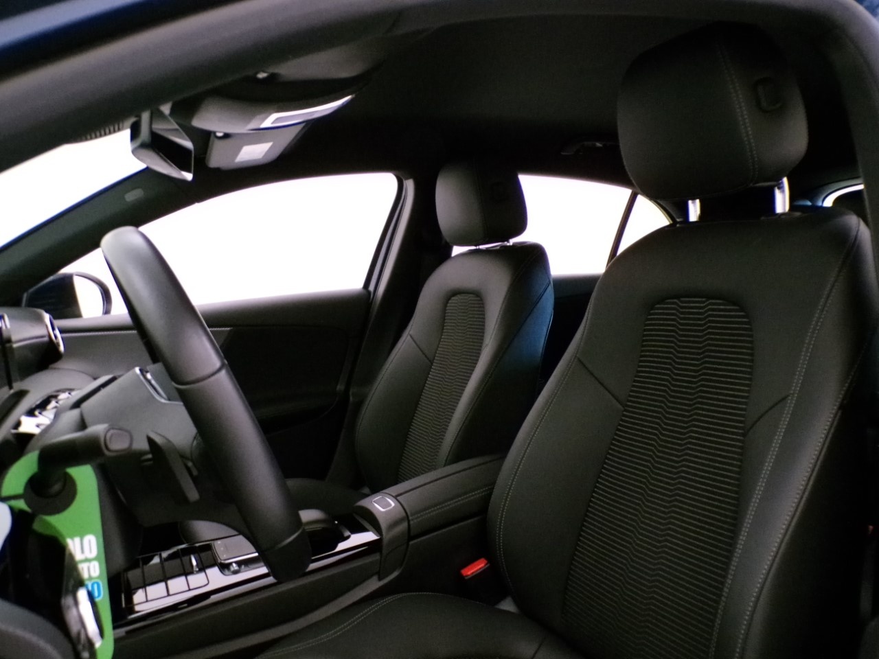 Mercedes Classe A Classe A 180 D Sport 8G-DCT - 12