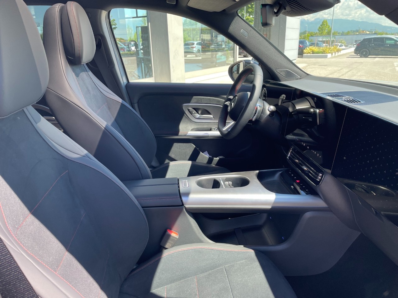 Mercedes GLB Elettrica GLB 250+ con tecnologia EQ Advanced Plus - 9