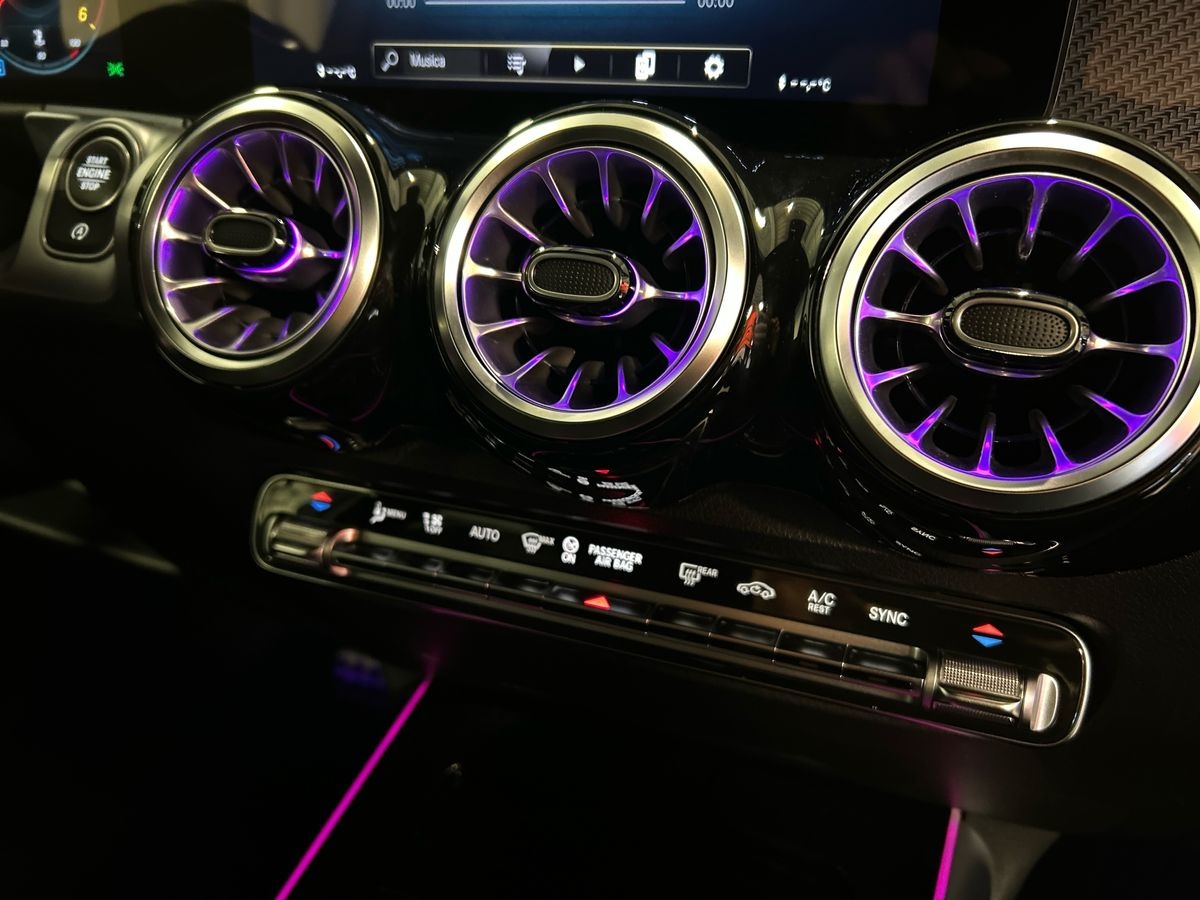 Mercedes GLB GLB 200 D Premium 4Matic 8G-DCT - 14