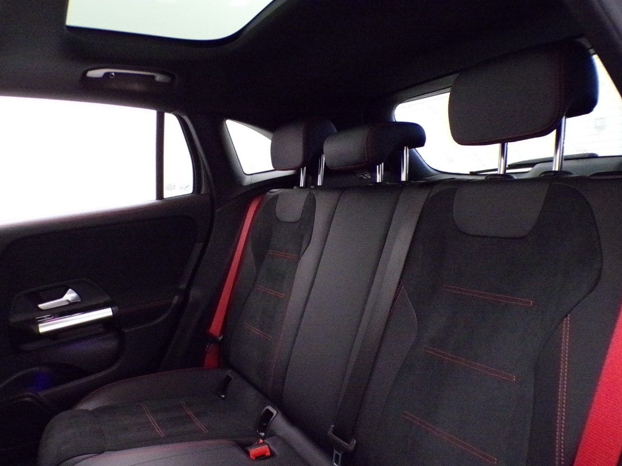 Mercedes-AMG GLA GLA 35 AMG 4Matic Speedshift DCT AMG 8G - 15