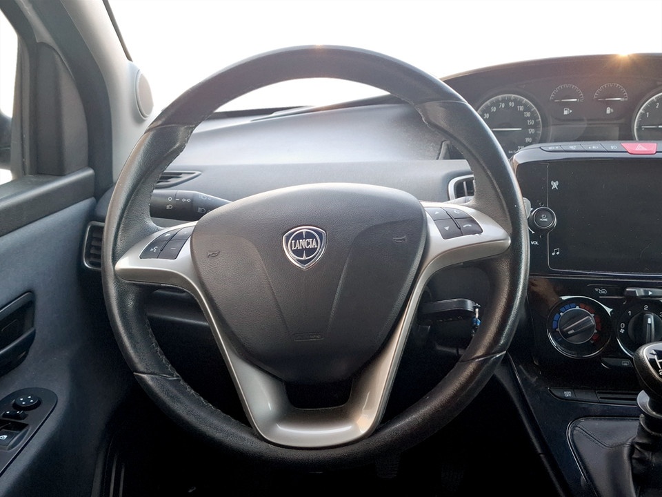 LANCIA Ypsilon 1.0 firefly hybrid Gold s&s 70cv Ibrida usato - 12