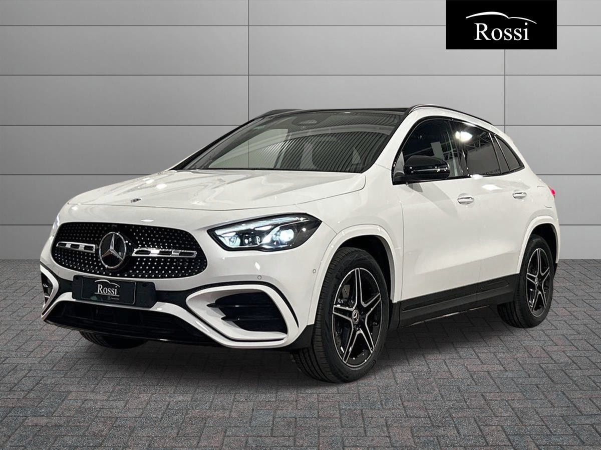 Mercedes-Benz GLA 250 e con tecnologia ibrida EQ