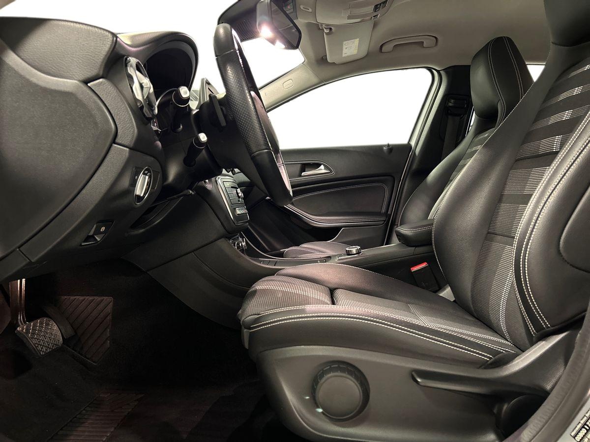 Mercedes GLA GLA 200 D Sport 7G-DCT - 10