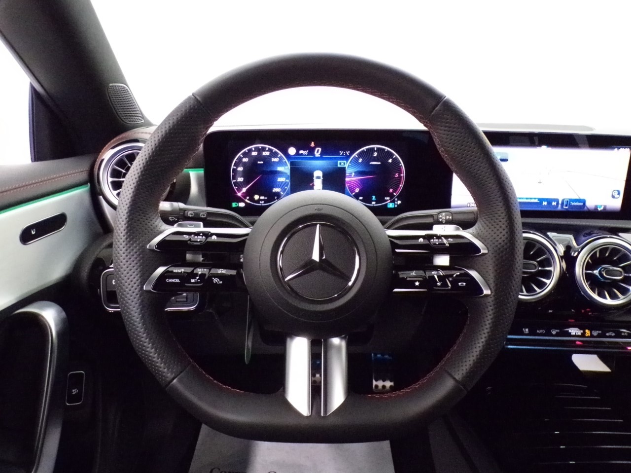 Mercedes CLA Shooting Brake 180 D AMG Line Advanced Plus 8G-DCT - 17