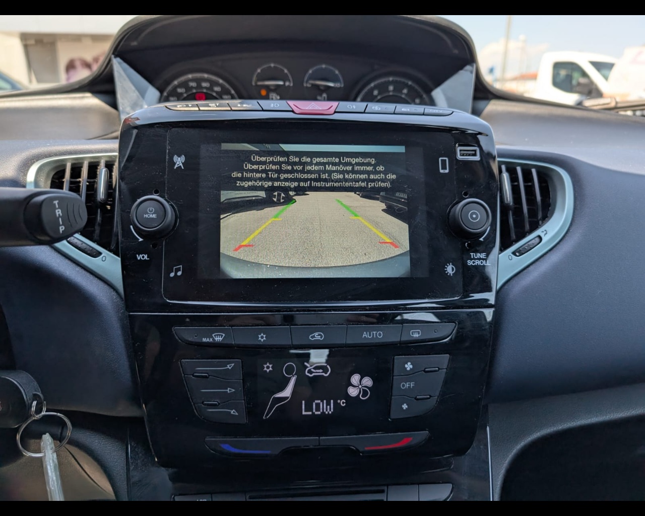 Foto LANCIA Ypsilon 1.0 firefly hybrid Platino s&s 70cv
