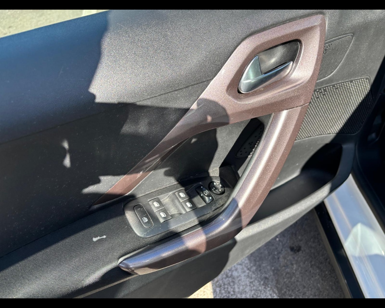 Foto PEUGEOT 2008 1.2 puretech (vti) 12v Allure 82cv