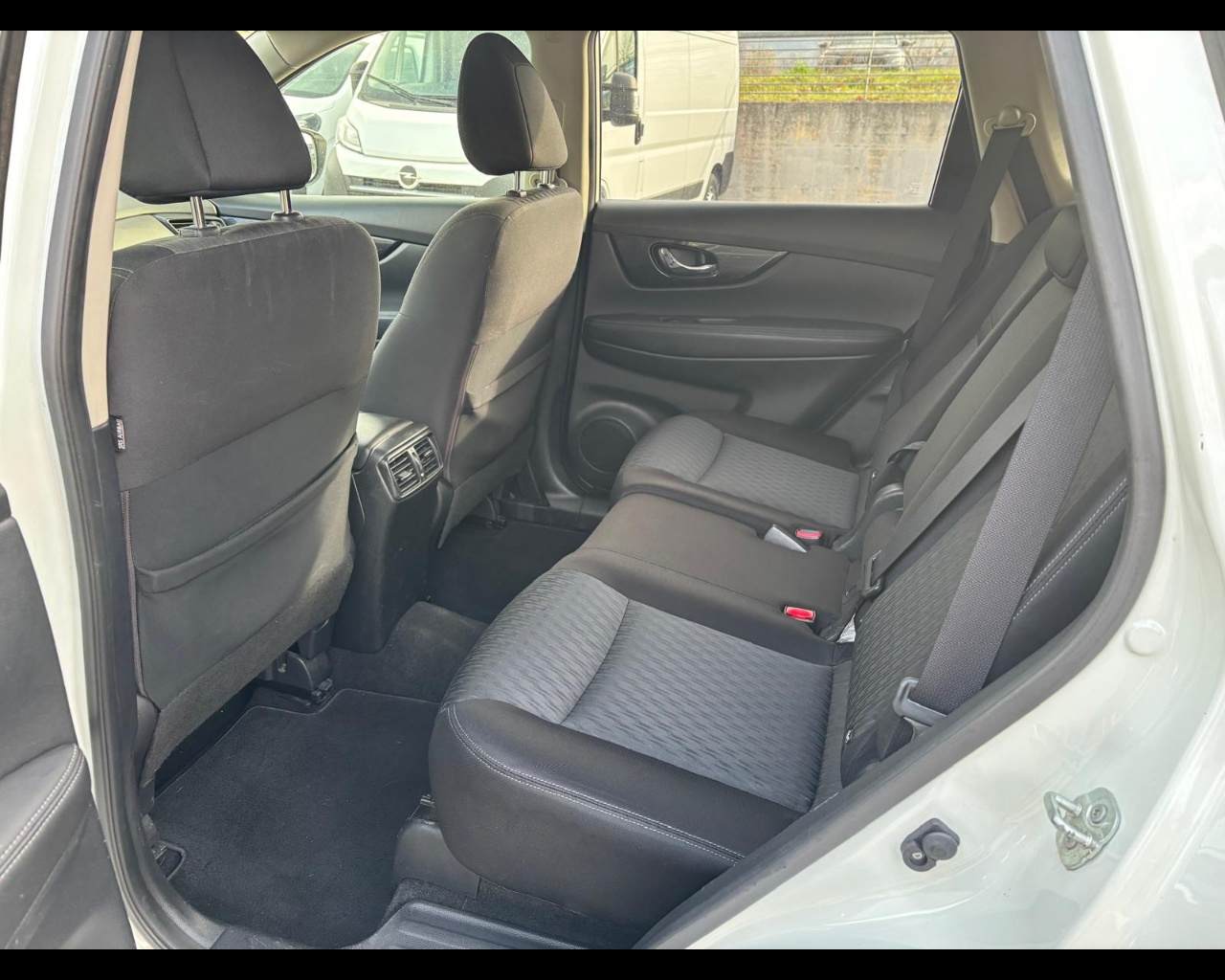 Foto NISSAN X-Trail 1.6 dci N-Connecta 4wd N1