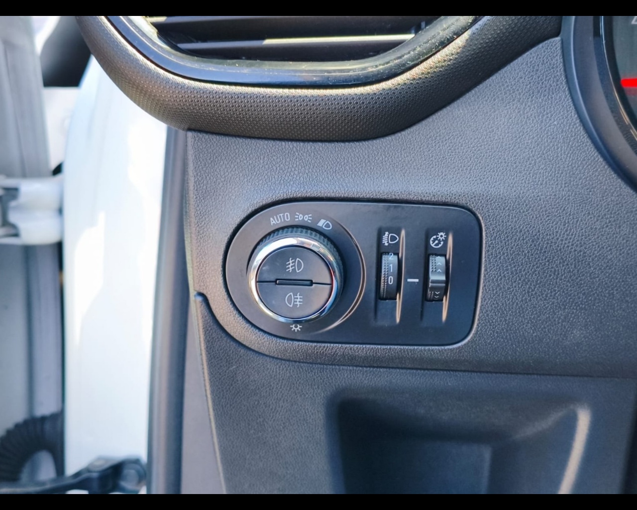 Foto OPEL Crossland X 1.5 ecotec Design Line s&s 102cv