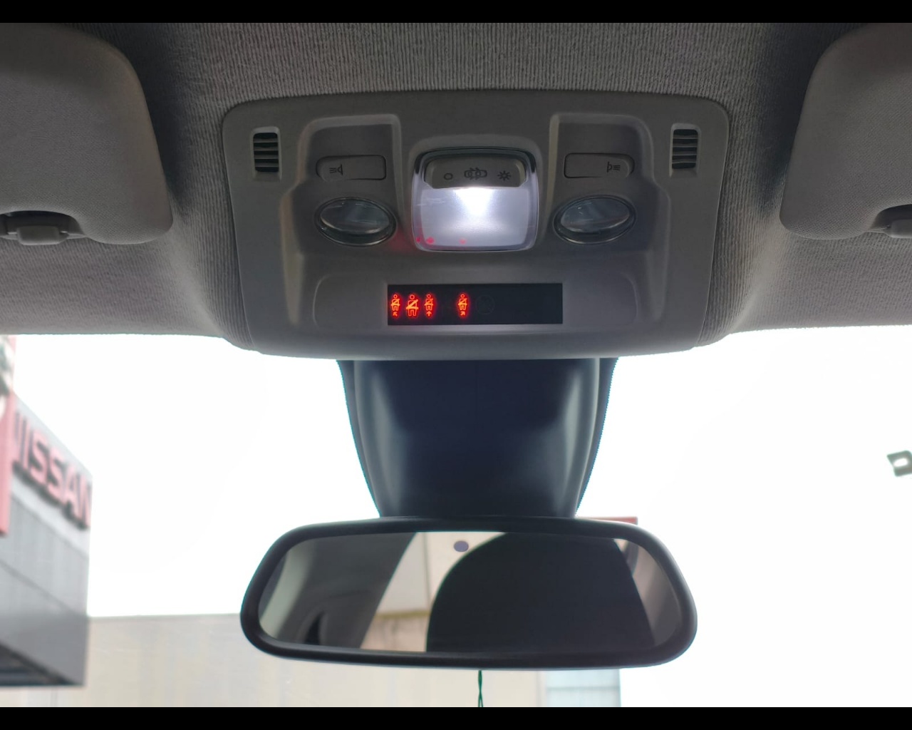 Foto CITROEN C3 1.2 puretech Shine 82cv