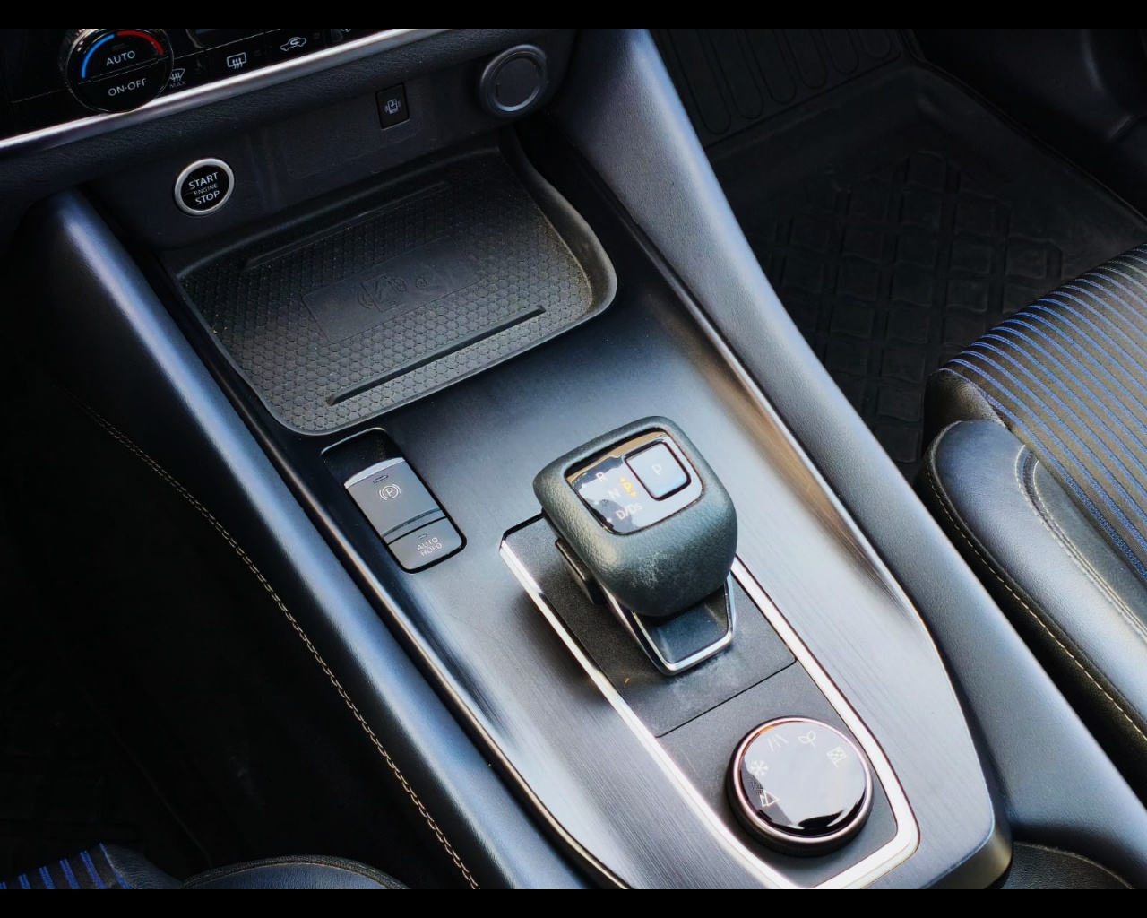 Foto NISSAN Qashqai 1.3 mhev Tekna 4wd 158cv xtronic