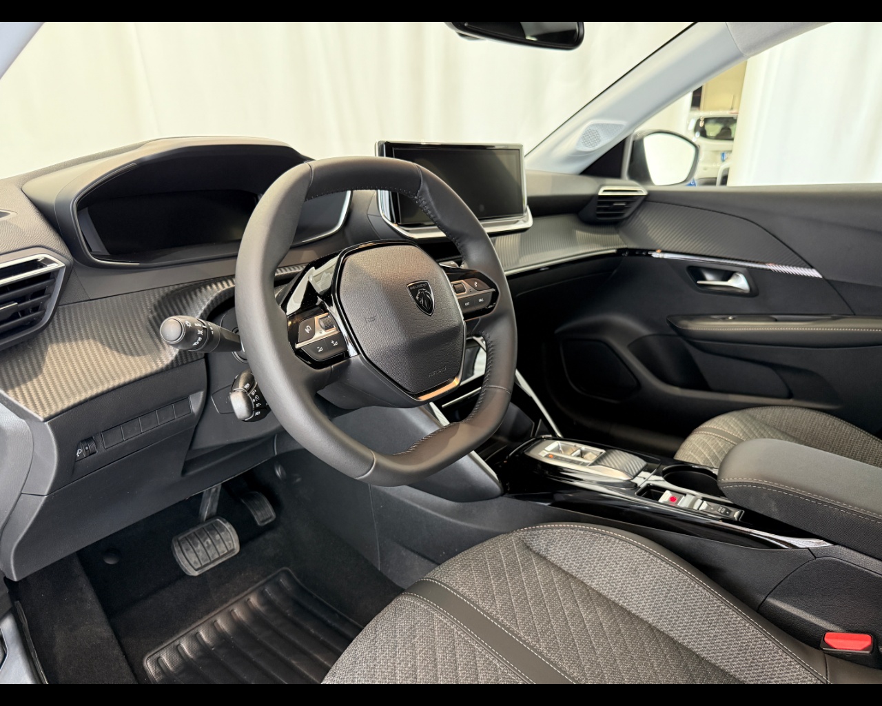 PEUGEOT 208 5P – ALLURE Hybrid 136 E-DCS6 Ibrido benzina Aziendale - 5