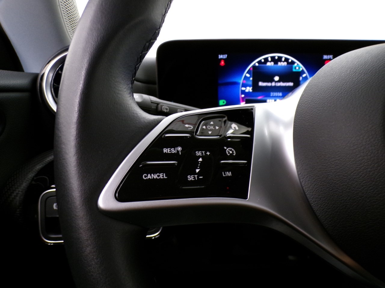 Mercedes  CLA Shooting Brake 180 D Advanced 8G-DCT - 17