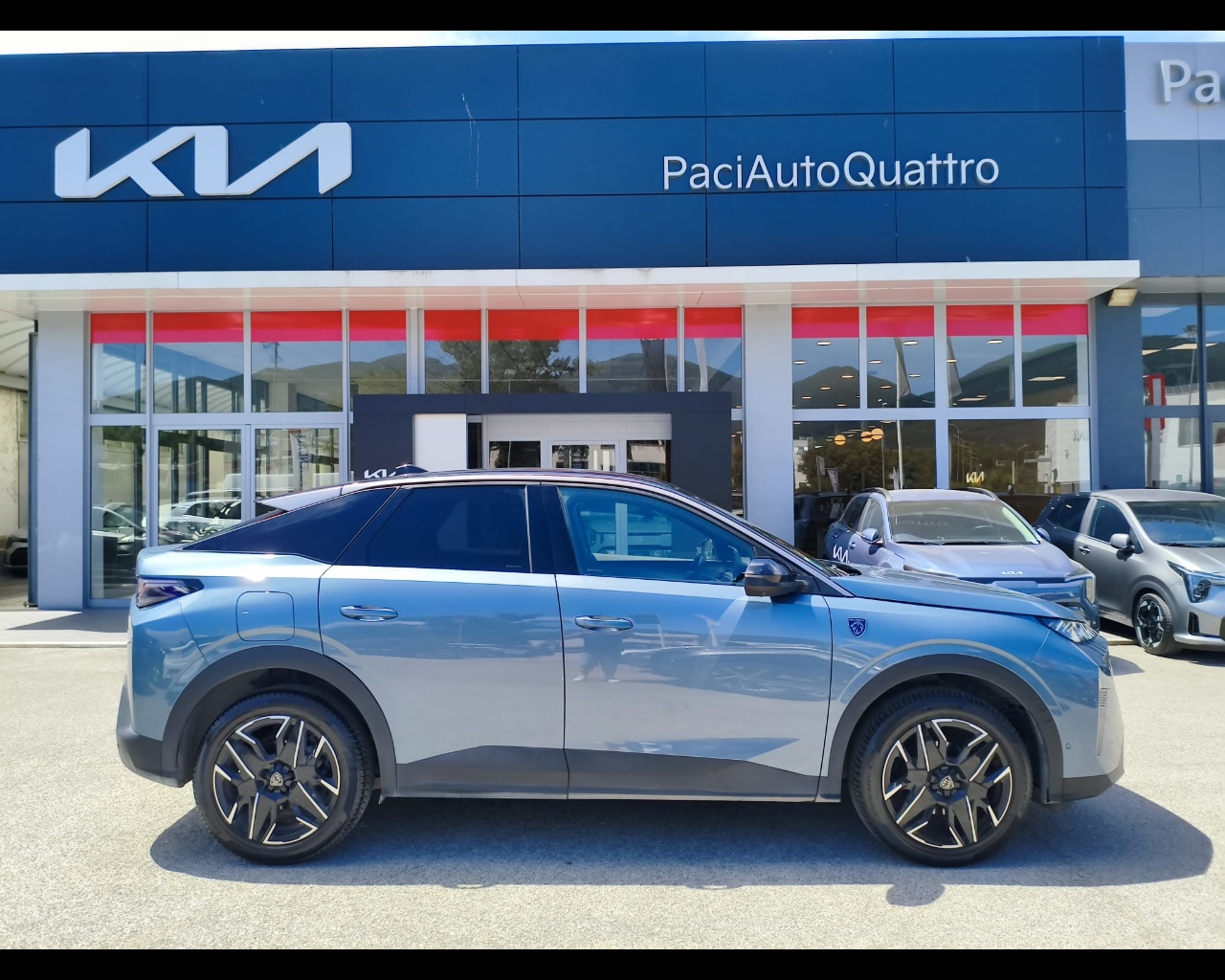 Foto PEUGEOT 3008 1.2 hybrid GT 145cv e-dcs6