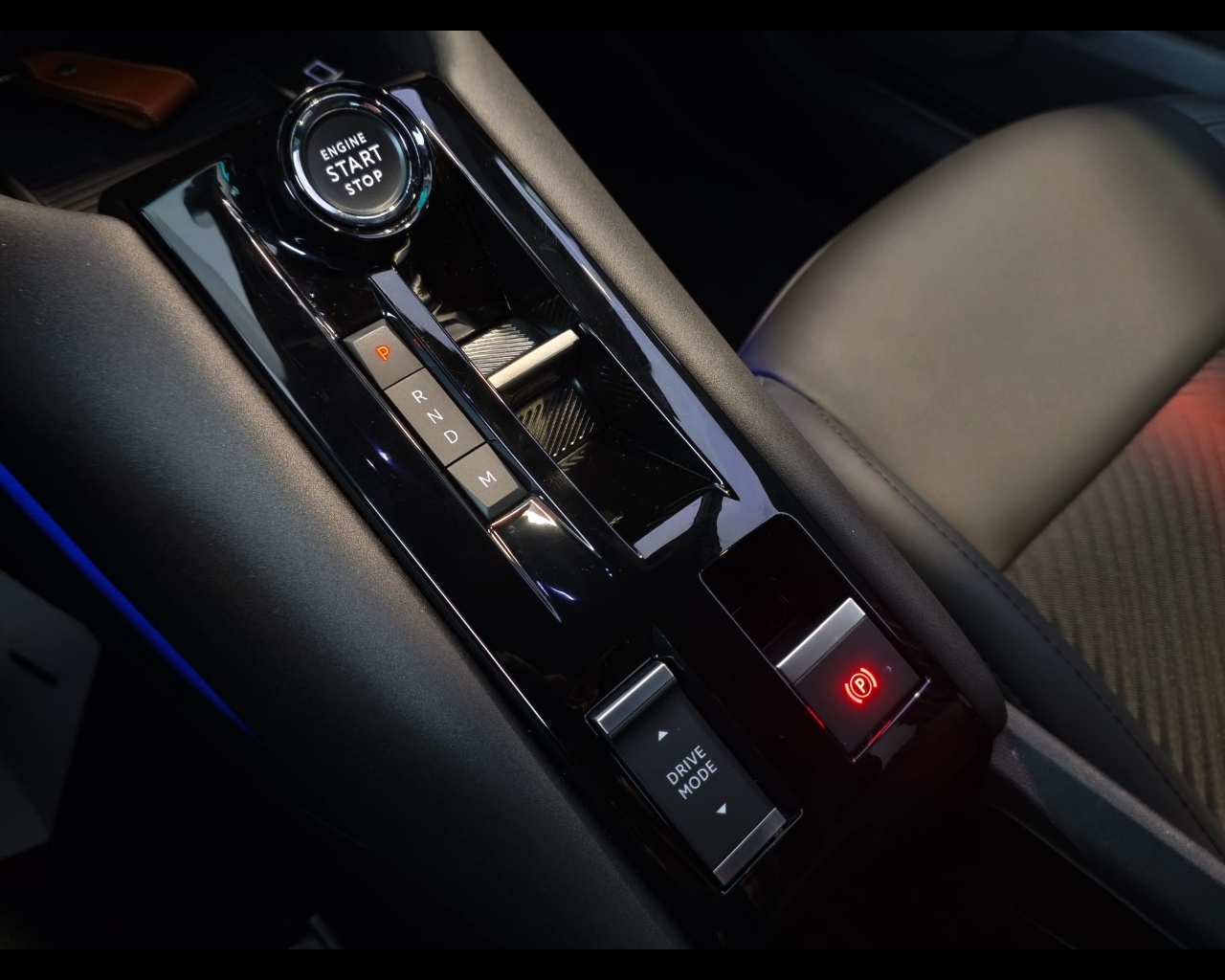 Foto ALFA ROMEO Junior 1.2 ibrida Speciale 145cv edct6