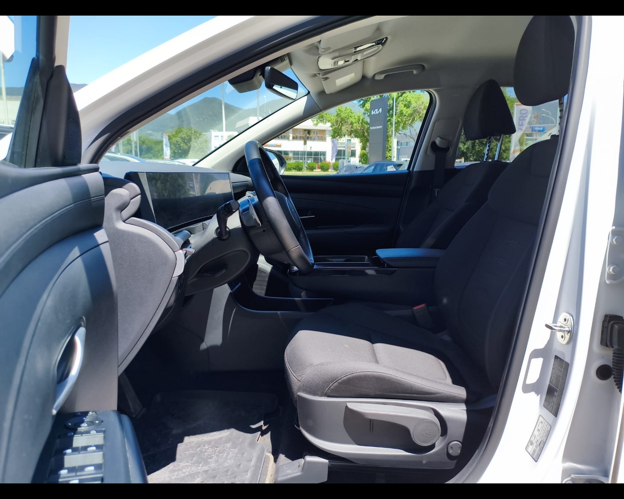 Foto HYUNDAI Tucson 1.6 crdi 48V Business 2wd dct