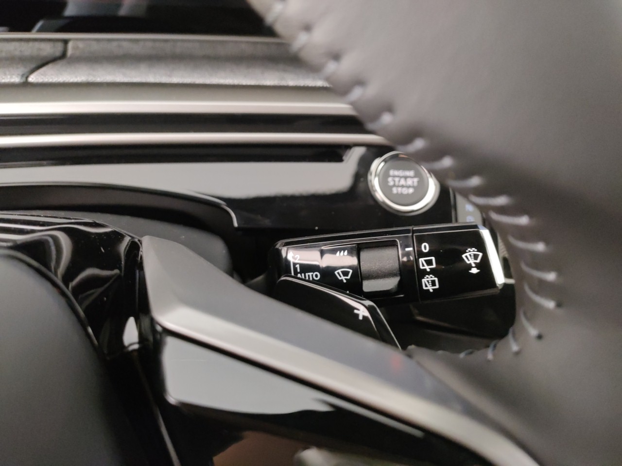 Peugeot 5008 Nuovo Ibrido benzina 5008 Porto Mantovano