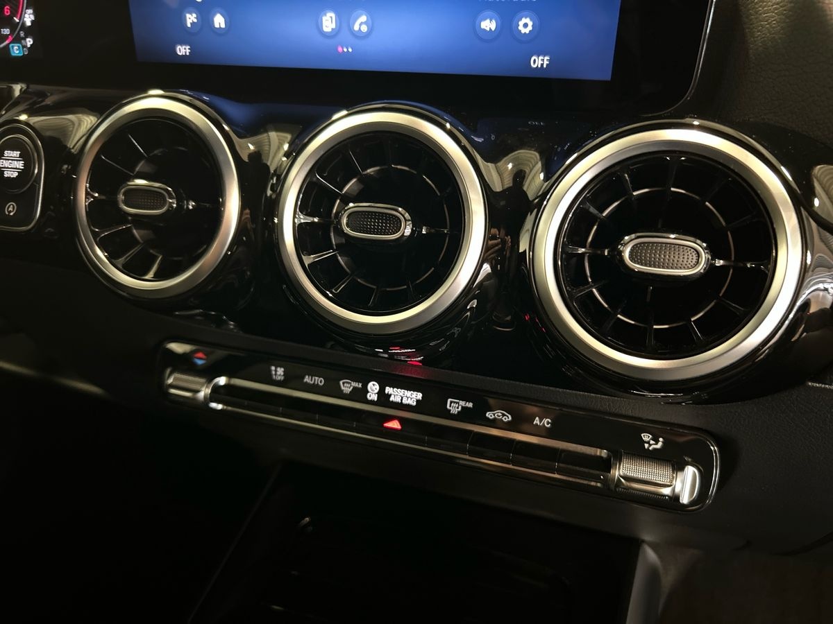 Mercedes GLA 180 D Progressive Advanced 8G-DCT - 14