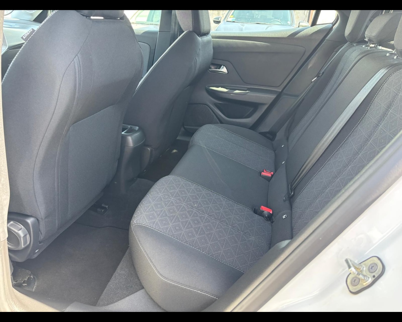 Foto OPEL Mokka 1.5 Edition s&s 110cv