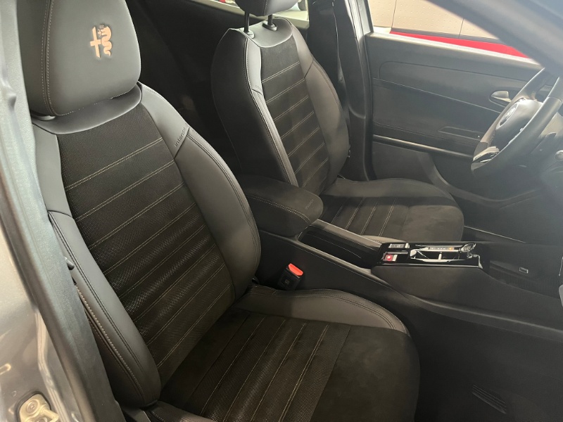ALFA ROMEO – Junior 1.2 145 CV Hybrid eDCT6 Q4 Intensa