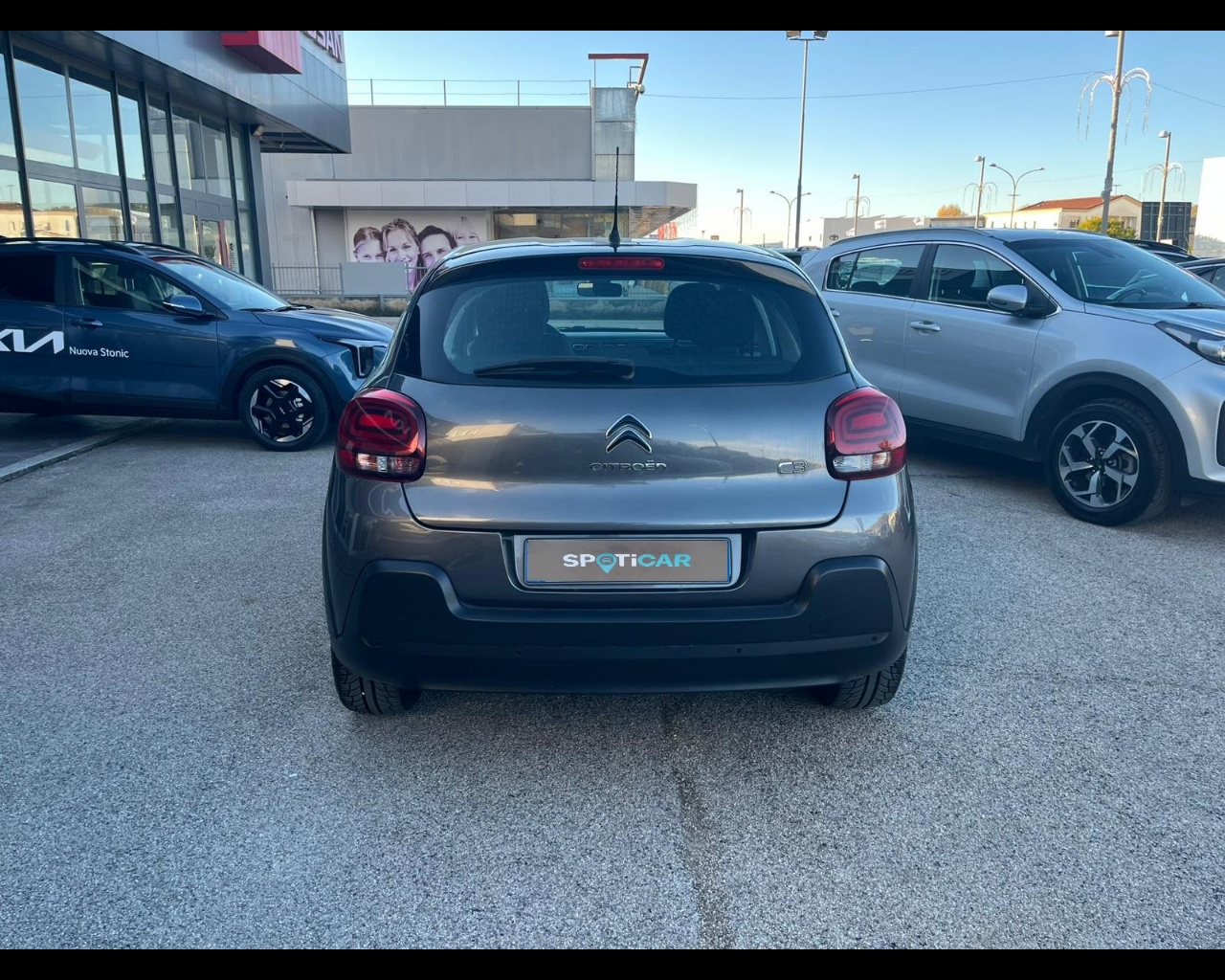 Foto CITROEN C3 1.2 puretech Shine Gpl s&s 83cv neopatentati 