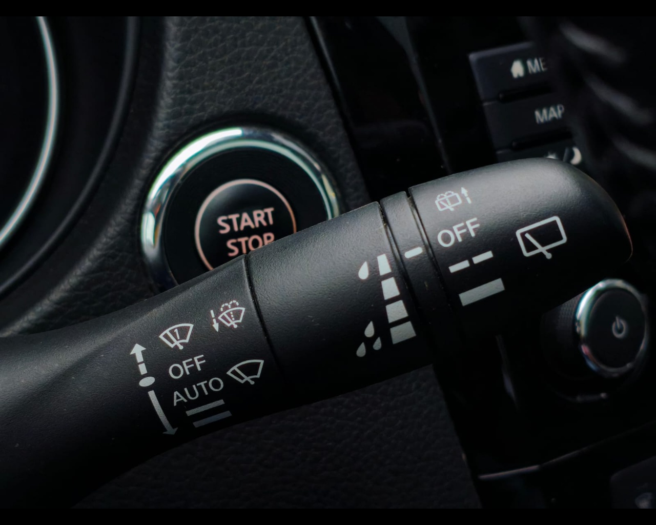 Foto NISSAN Qashqai 1.7 dci N-Connecta 150cv