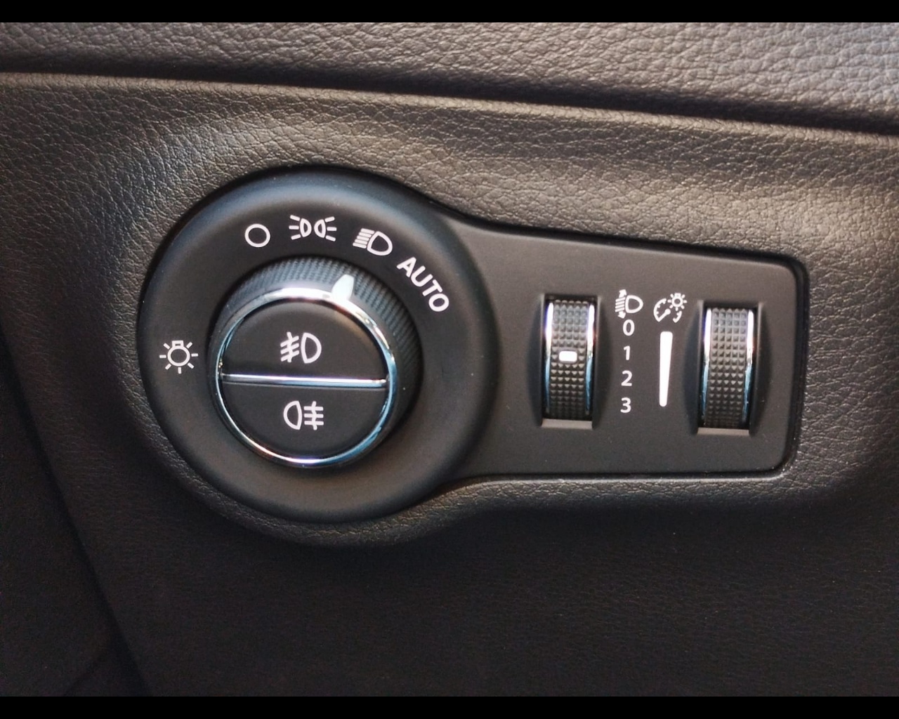 Foto JEEP Compass 2.0 mjt Limited 4wd 140cv auto