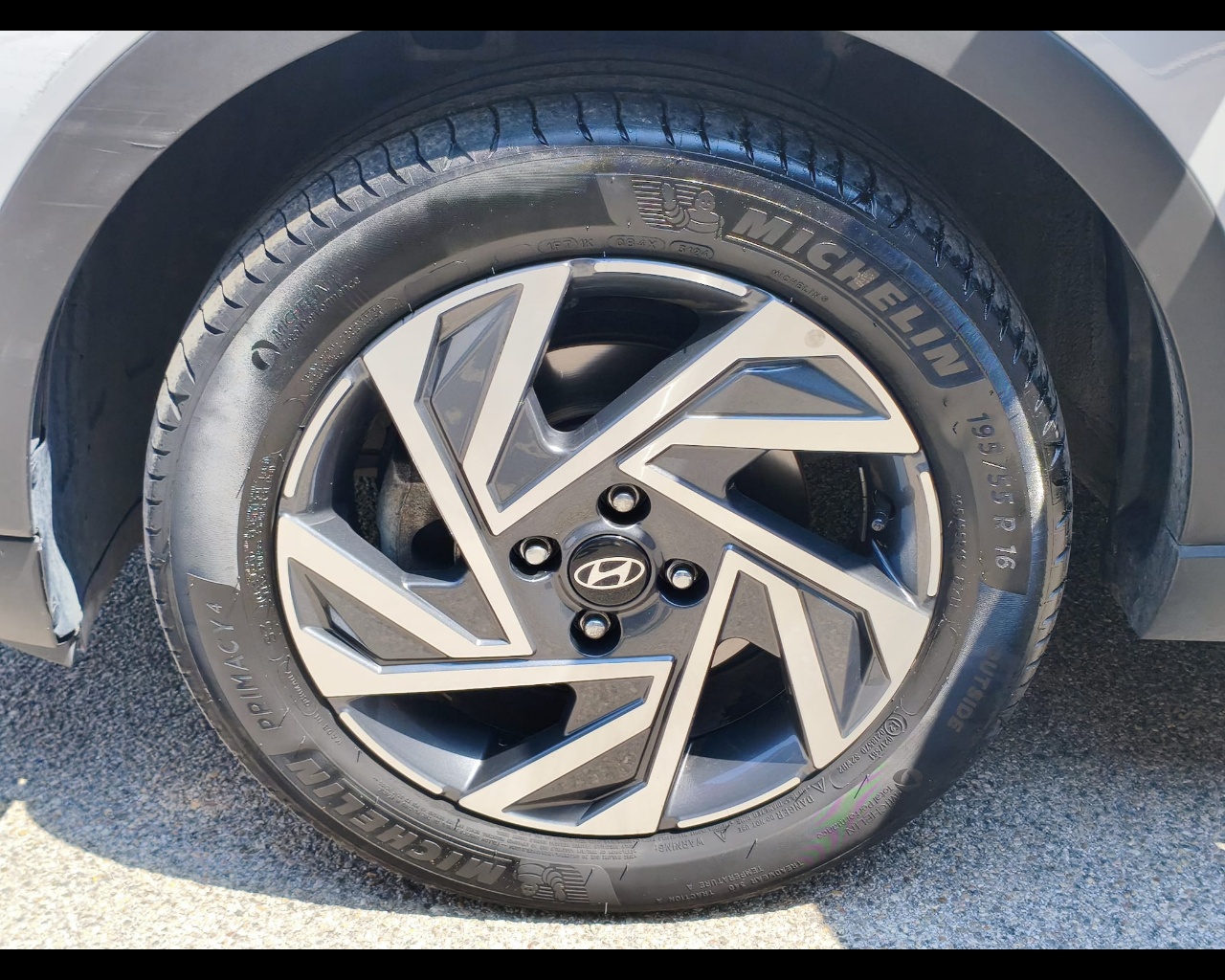 Foto HYUNDAI Bayon 1.2 Gpl Xline 78cv mt
