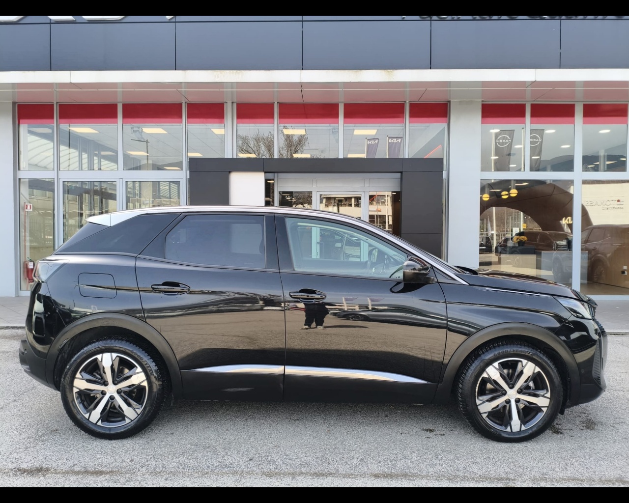 Foto PEUGEOT 3008 1.5 bluehdi Allure Pack s&s 130cv eat8