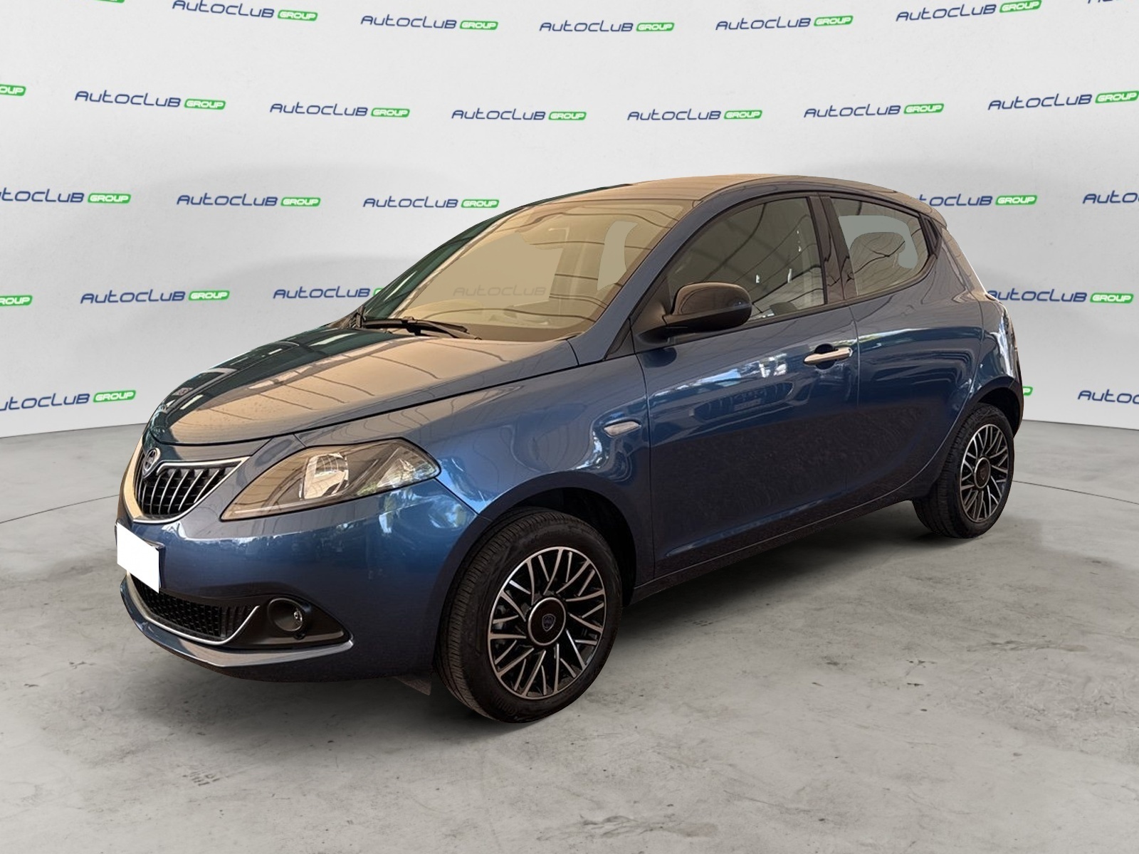 Foto LANCIA Ypsilon III 2021 - Ypsilon 1.0 firefly hybrid Platino s&s 70cv