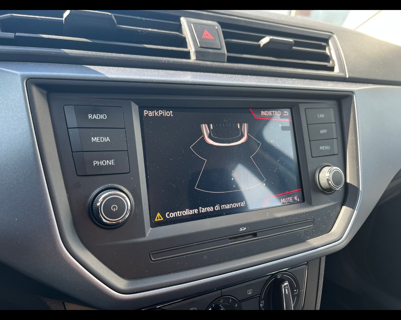 Foto SEAT Arona 1.0 tgi Black Edition 90cv