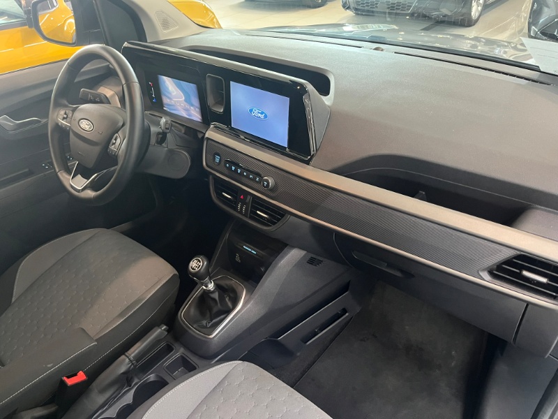 FORD – Tourneo Courier 1.0 EcoBoost Titanium