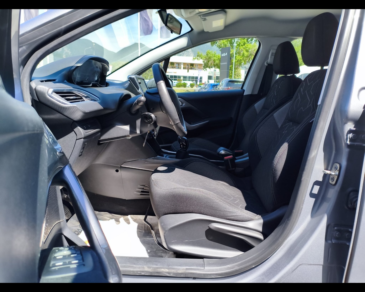Foto PEUGEOT 2008 1.2 puretech Active s&s 82cv 
