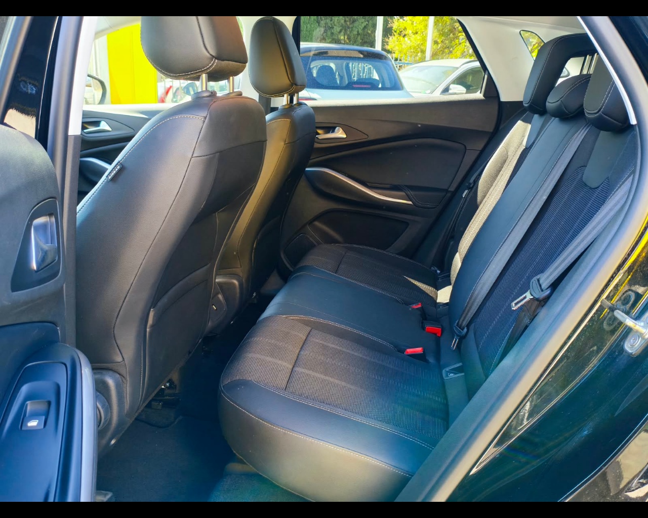 Foto OPEL Grandland 1.5 ecotec Business Elegance s&s 130cv at8