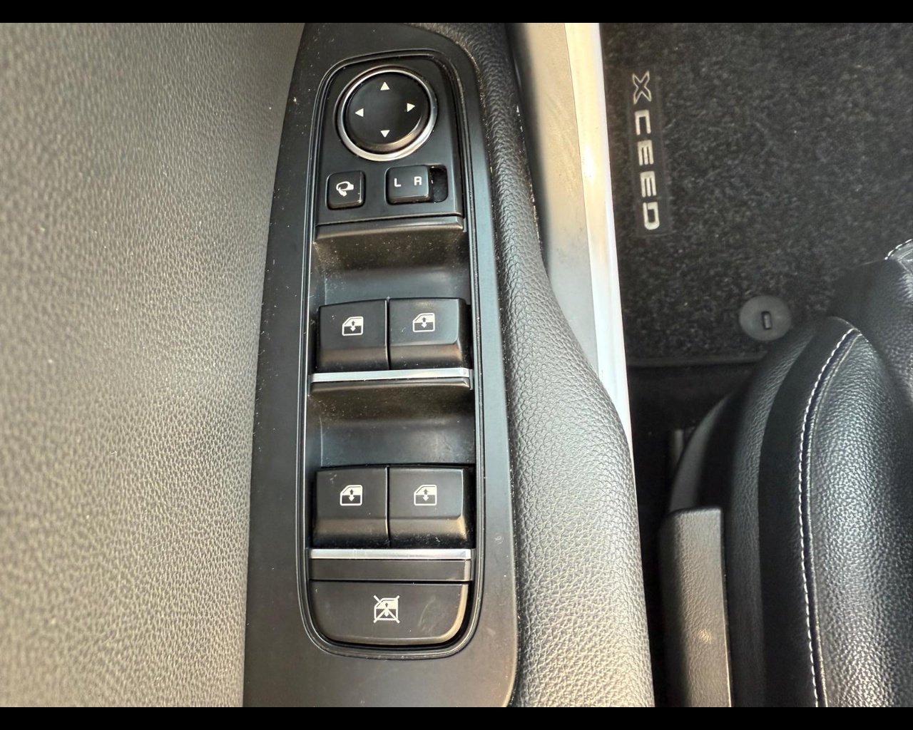 Foto KIA XCeed 1.0 t-gdi Business Gpl 117cv