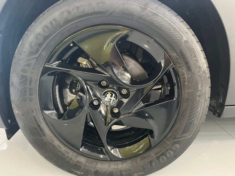 ALFA ROMEO – Junior 1.2 136 CV Hybrid eDCT6