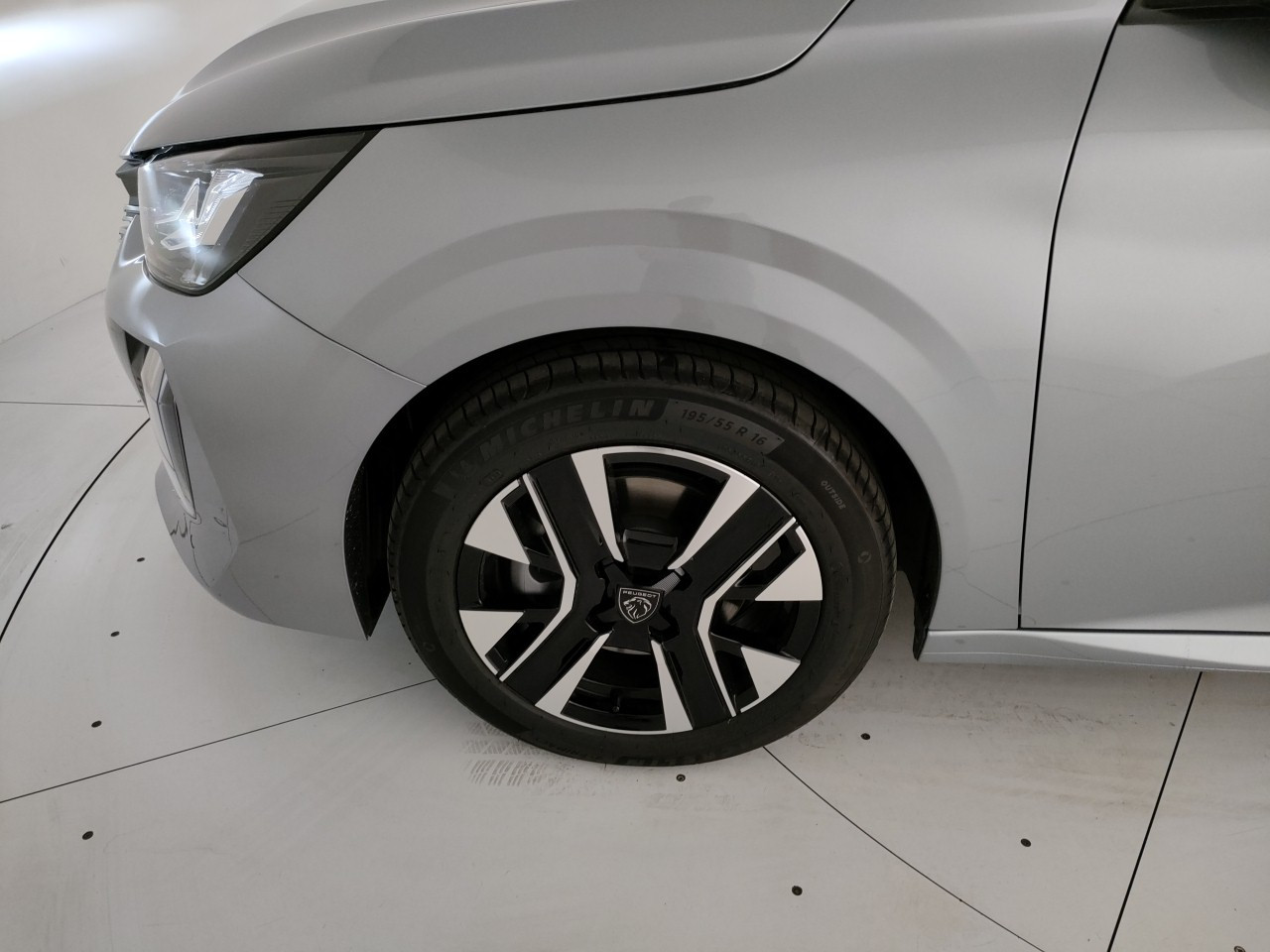 Peugeot 208 Nuovo Ibrido benzina 208 Porto Mantovano