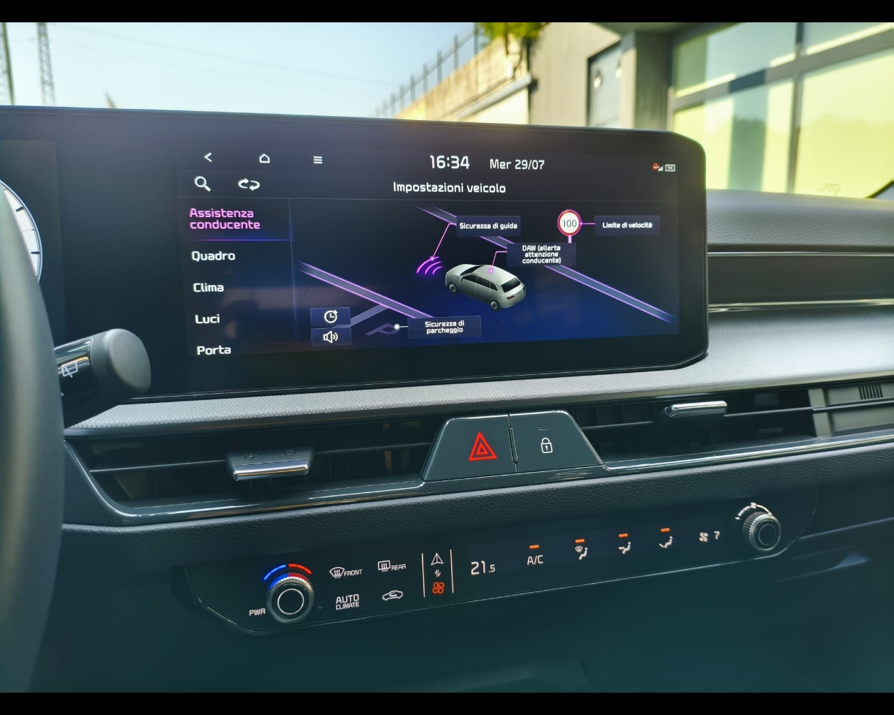 Foto KIA NUOVA STONIC 1.0 T-GDI MH STYLE LAUNCH
5 Door