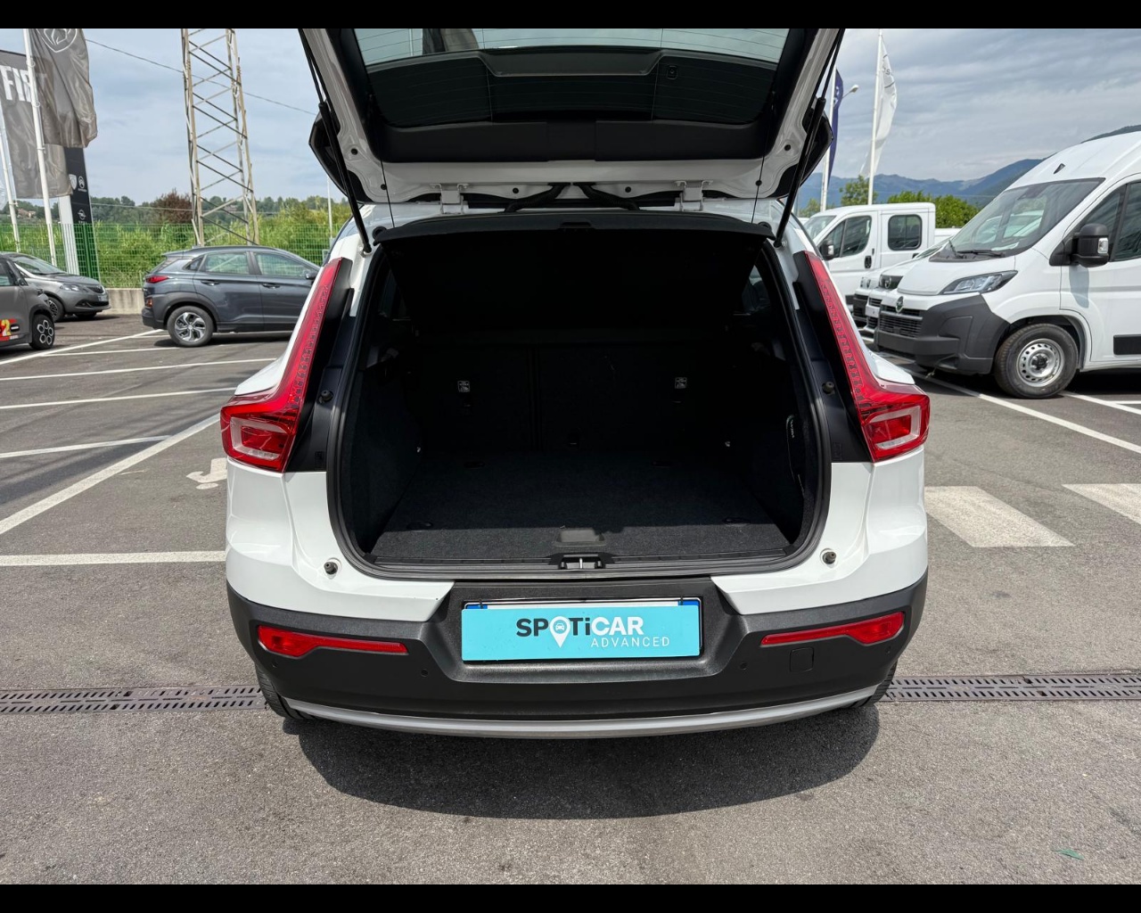 Foto VOLVO XC40 N1 1.5 T2 Momentum Core my21